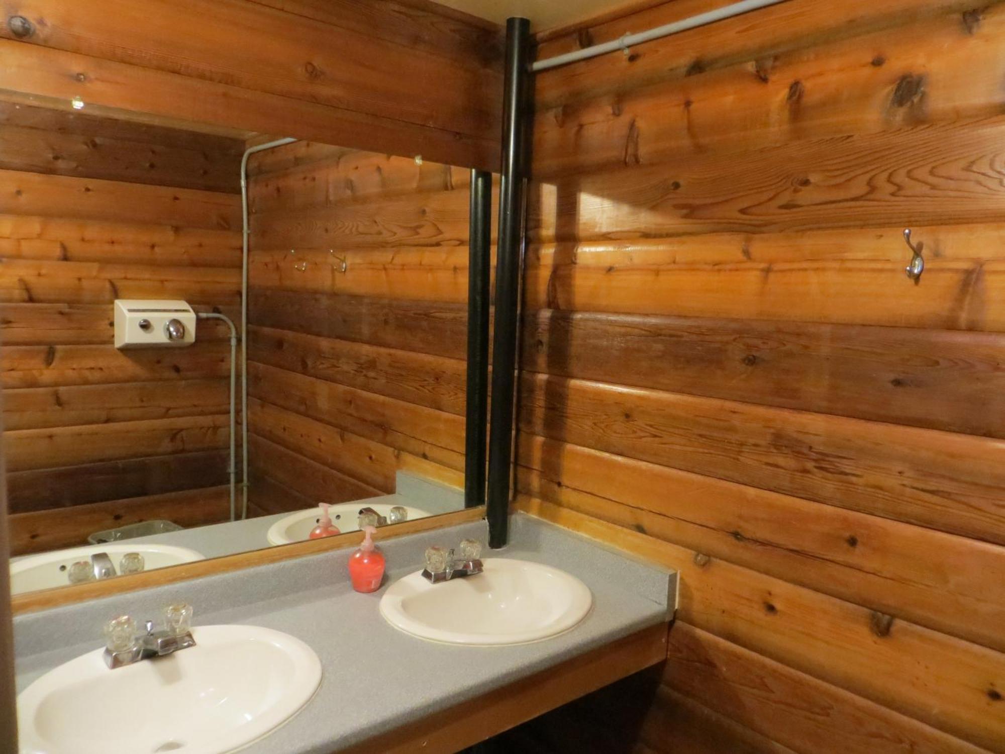 Hi Kananaskis Wilderness - Hostel Екстериор снимка